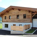 Chalet Fuegen Шале
