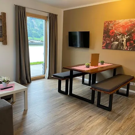 Chalet Fuegen Alpstuga