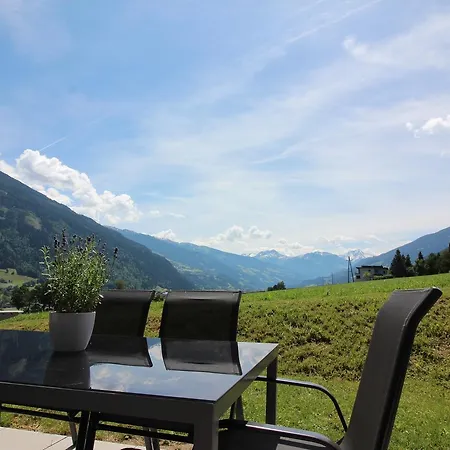 Alpstuga Chalet Fuegen